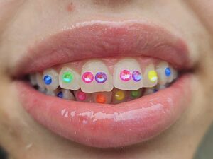 100pcs Swarovski® Mix Colour Electric Ignite Neon non hotfix ss7 (2.2mm) Rhinestones Flatbacks 2058