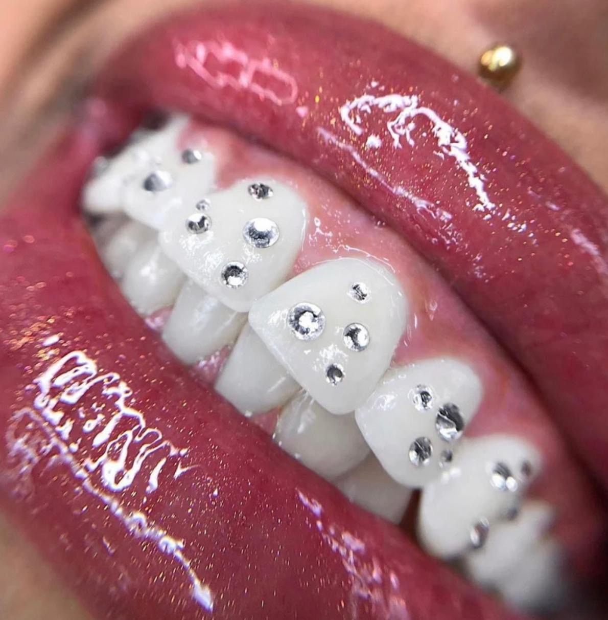 100pcs Mix Tooth Gem Swarovski® Wheel Mix Crystal ss3, ss4,ss6,ss7,ss8 Lead free Non hotfix foiled Rhinestone Flatback ref: 2058